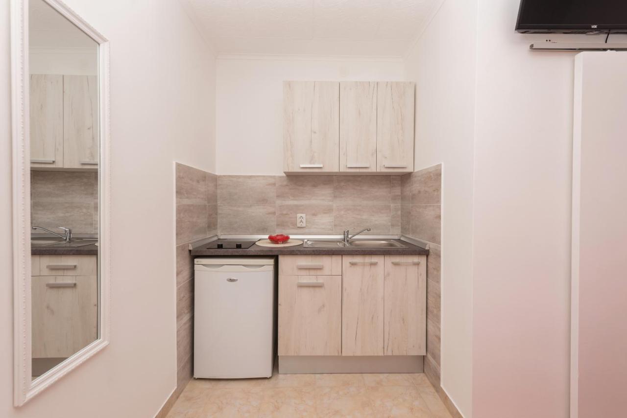 Apartmani Sol Макарска Экстерьер фото